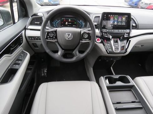 Used 2023 Honda Odyssey Touring image 21