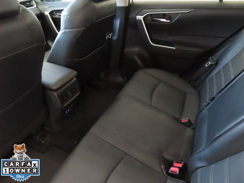 Used 2022 Toyota RAV4 XLE Premium image 23