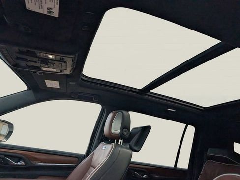 Used 2023 GMC Yukon XL Denali Ultimate image 13