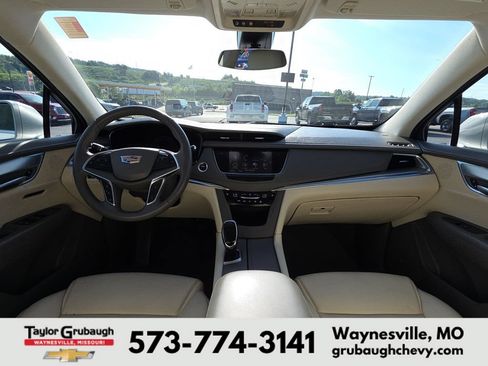 Used 2018 Cadillac XT5 Luxury w/ Driver Awareness Package FWD image 30