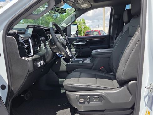 New 2026 GMC Sierra 2500 Denali w/ Denali Reserve Package AWD/4WD image 3