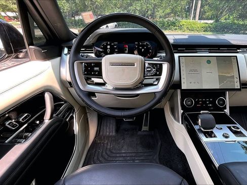 Used 2023 Land Rover Range Rover SE AWD/4WD image 8