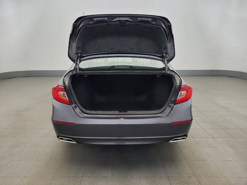 Used 2018 Honda Accord Touring image 29
