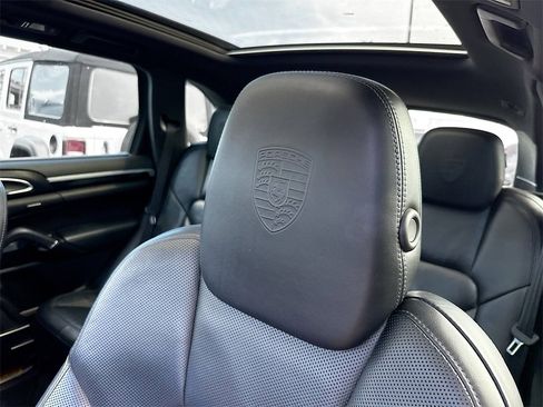 Used 2017 Porsche Cayenne S image 26