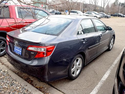 Used 2013 Toyota Camry SE image 5