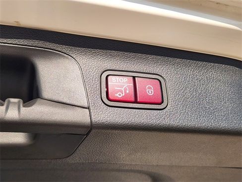 Used 2022 Mercedes-Benz GLS 450 4MATIC image 34