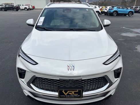 Used 2024 Buick Encore GX Avenir w/ Avenir Technology Package image 8