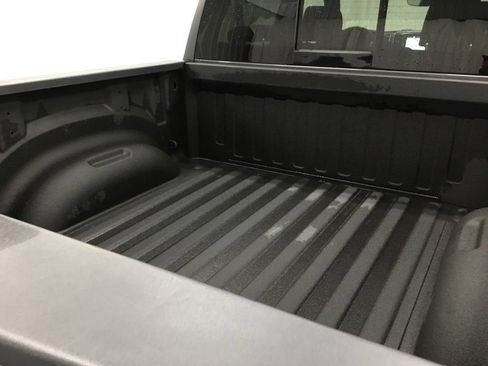Used 2022 RAM 1500 Big Horn AWD/4WD image 16