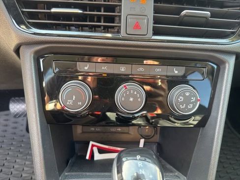 Used 2023 Volkswagen Taos SE image 20