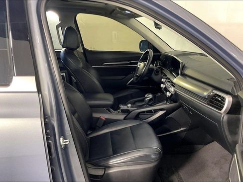 Used 2025 Kia Telluride S FWD image 9