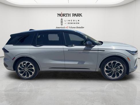 New 2026 Lincoln Nautilus Reserve AWD/4WD image 6