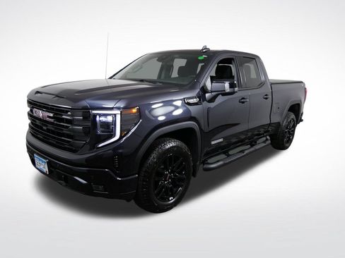 Used 2025 GMC Sierra 1500 Elevation w/ Preferred Package AWD/4WD image 9