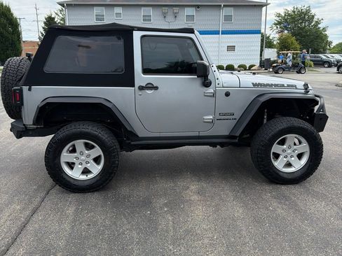 Used 2017 Jeep Wrangler Sport AWD/4WD image 6