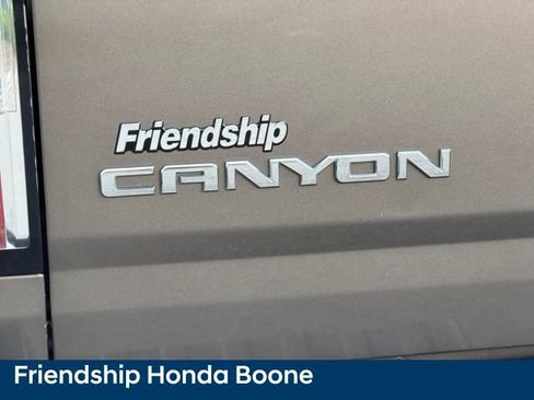 Used 2015 GMC Canyon SLE AWD/4WD image 12