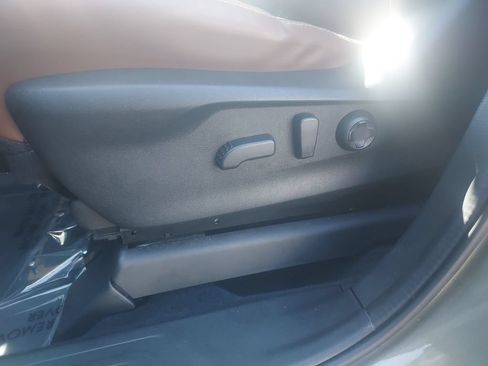 Used 2023 Subaru Ascent Touring AWD/4WD image 31