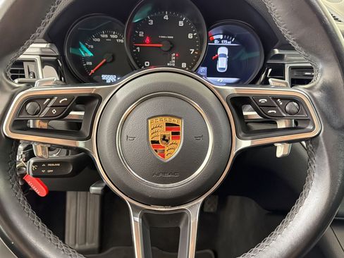 Used 2018 Porsche Macan AWD/4WD image 20