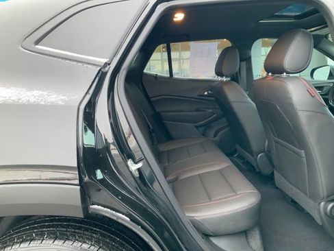 Certified 2024 Chevrolet Trax RS w/ Sunroof Package image 17