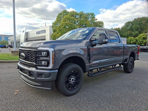 New 2026 Ford F250 Lariat w/ Black Appearance Package image 3