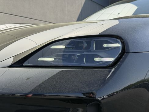 Used 2025 Porsche Taycan image 12