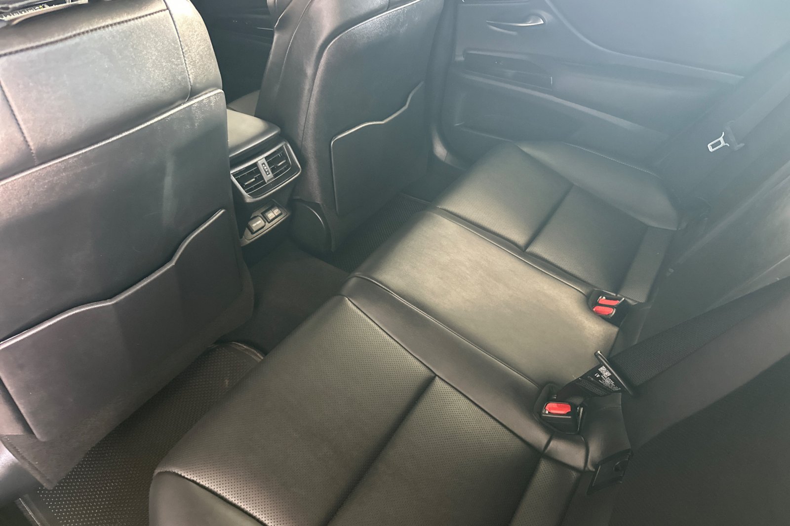 Certified 2023 Lexus ES 350 F Sport w/ Accessory Package (Z2) FWD image 9