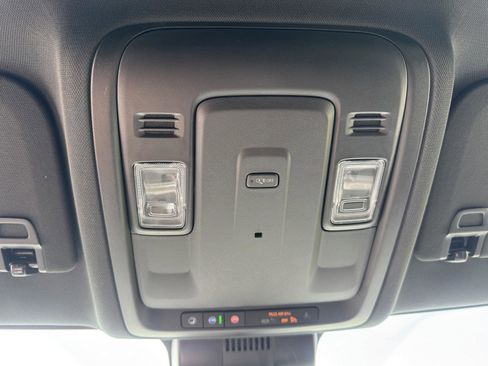 Used 2025 Chevrolet Suburban LS AWD/4WD image 46