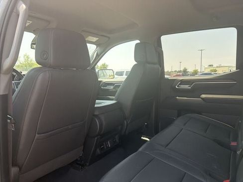 Used 2025 GMC Sierra 1500 SLT AWD/4WD image 15