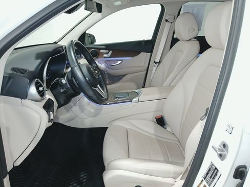 Used 2022 Mercedes-Benz GLC 300 4MATIC image 10