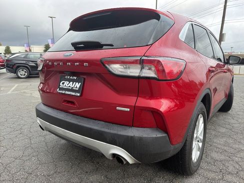 Used 2020 Ford Escape SE image 4