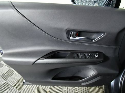 Used 2024 Toyota Venza LE image 21