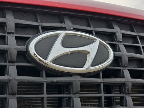 Used 2023 Hyundai Venue SE image 32