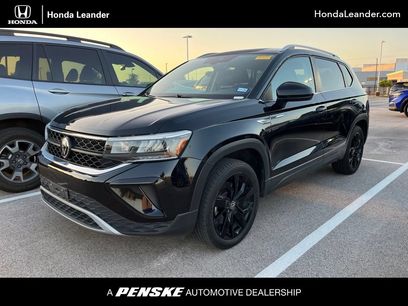 Used 2023 Volkswagen Taos SE w/ Black Wheel Package