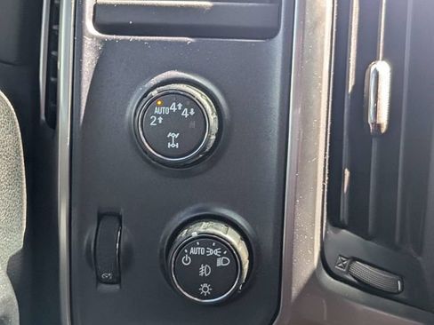 Used 2018 Chevrolet Silverado 1500 LTZ Z71 w/ LTZ Plus Package AWD/4WD image 24