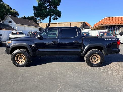 Used 2019 Toyota Tacoma TRD Off-Road image 7