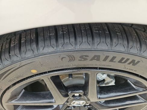 Used 2025 Honda Civic Sport image 26