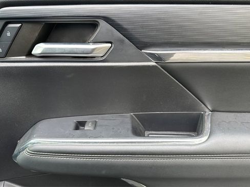 Used 2024 GMC Acadia Elevation image 22