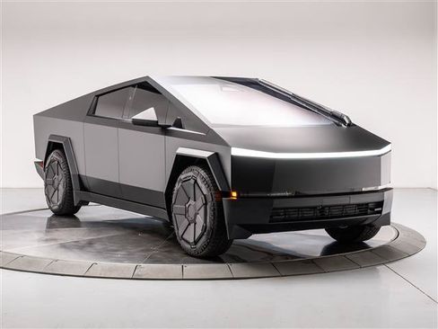 Used 2024 Tesla Cybertruck AWD Crew Cab image 7