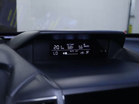 Used 2023 Subaru Crosstrek 2.0i image 24