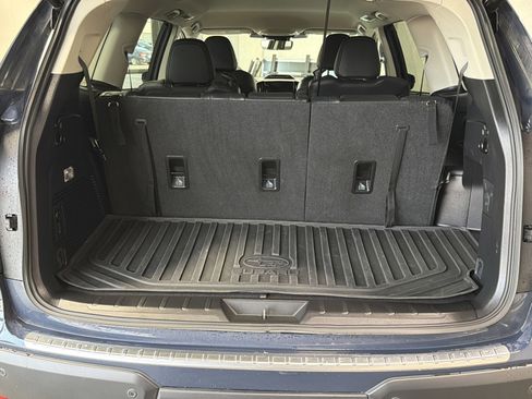 Used 2023 Subaru Ascent Limited image 18