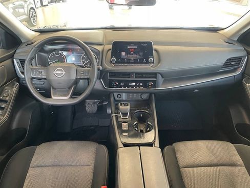Certified 2026 Nissan Rogue SV FWD image 10