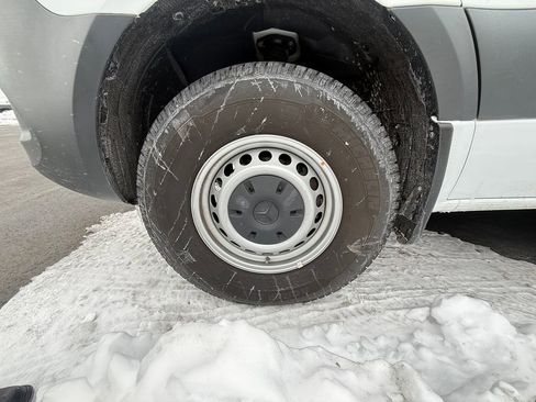 Used 2024 Mercedes-Benz Sprinter 2500 w/ Acoustic Package image 4