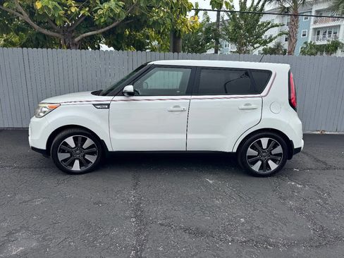 Used 2015 Kia Soul ! w/ Sun & Sound Package image 16
