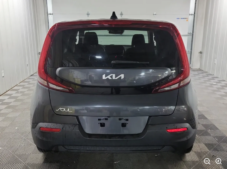 Used 2022 Kia Soul LX w/ Technology Package FWD image 3