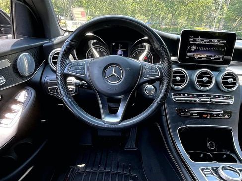 Used 2018 Mercedes-Benz GLC 300 4MATIC image 8