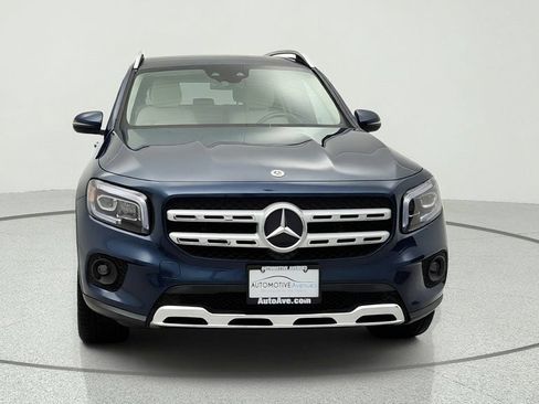 Used 2022 Mercedes-Benz GLB 250 w/ Premium Package Lite image 2