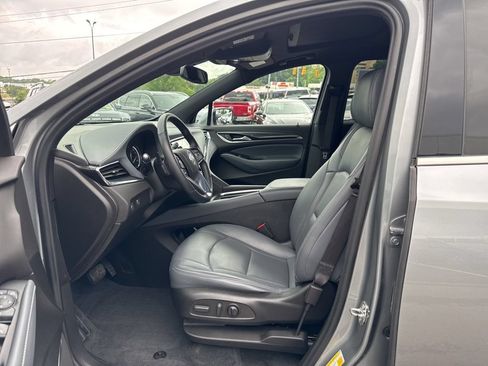 Used 2023 Buick Enclave Essence AWD/4WD image 11