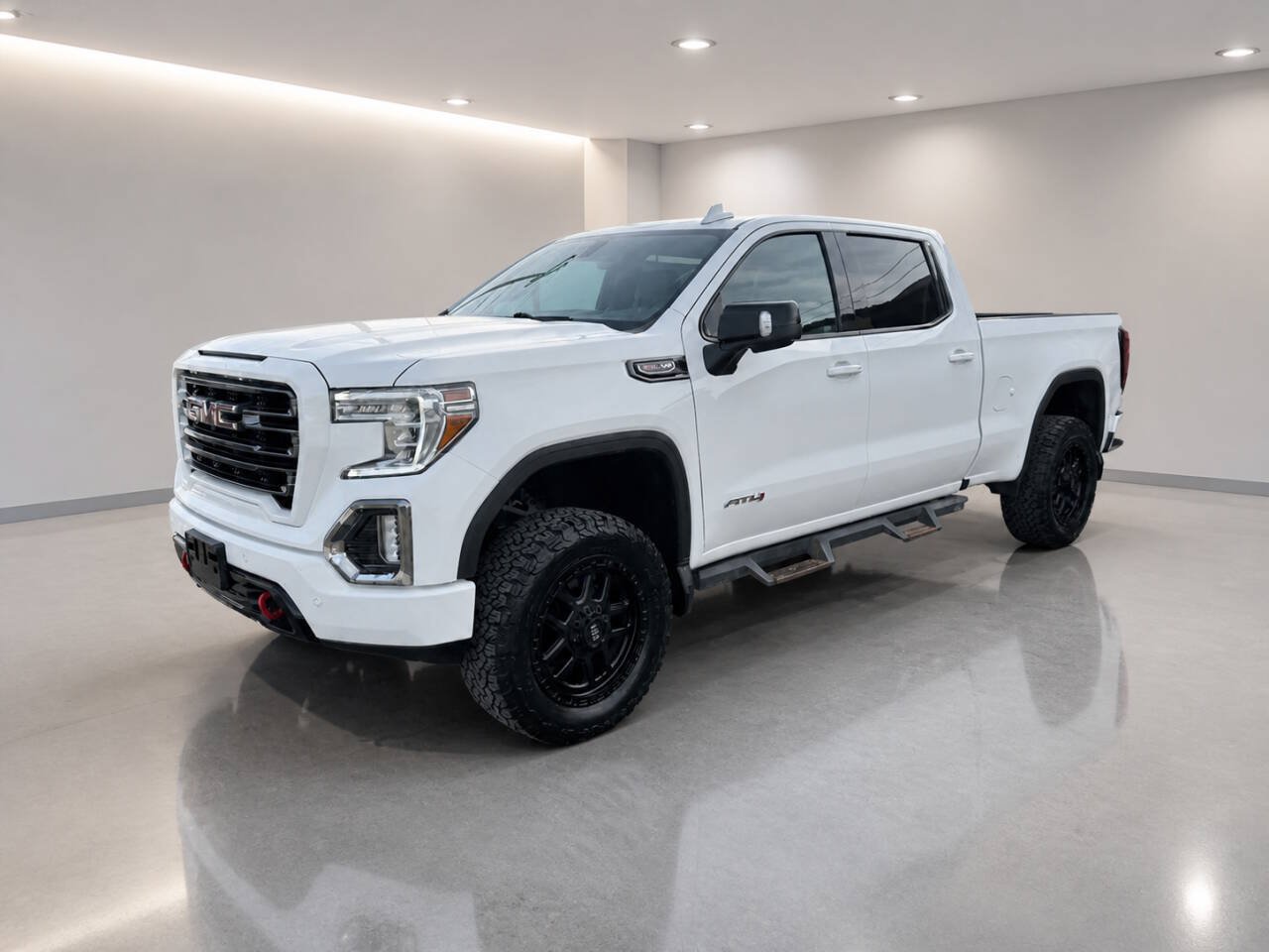 Used 2022 GMC Sierra 1500 AT4 w/ AT4 Preferred Package AWD/4WD image 2