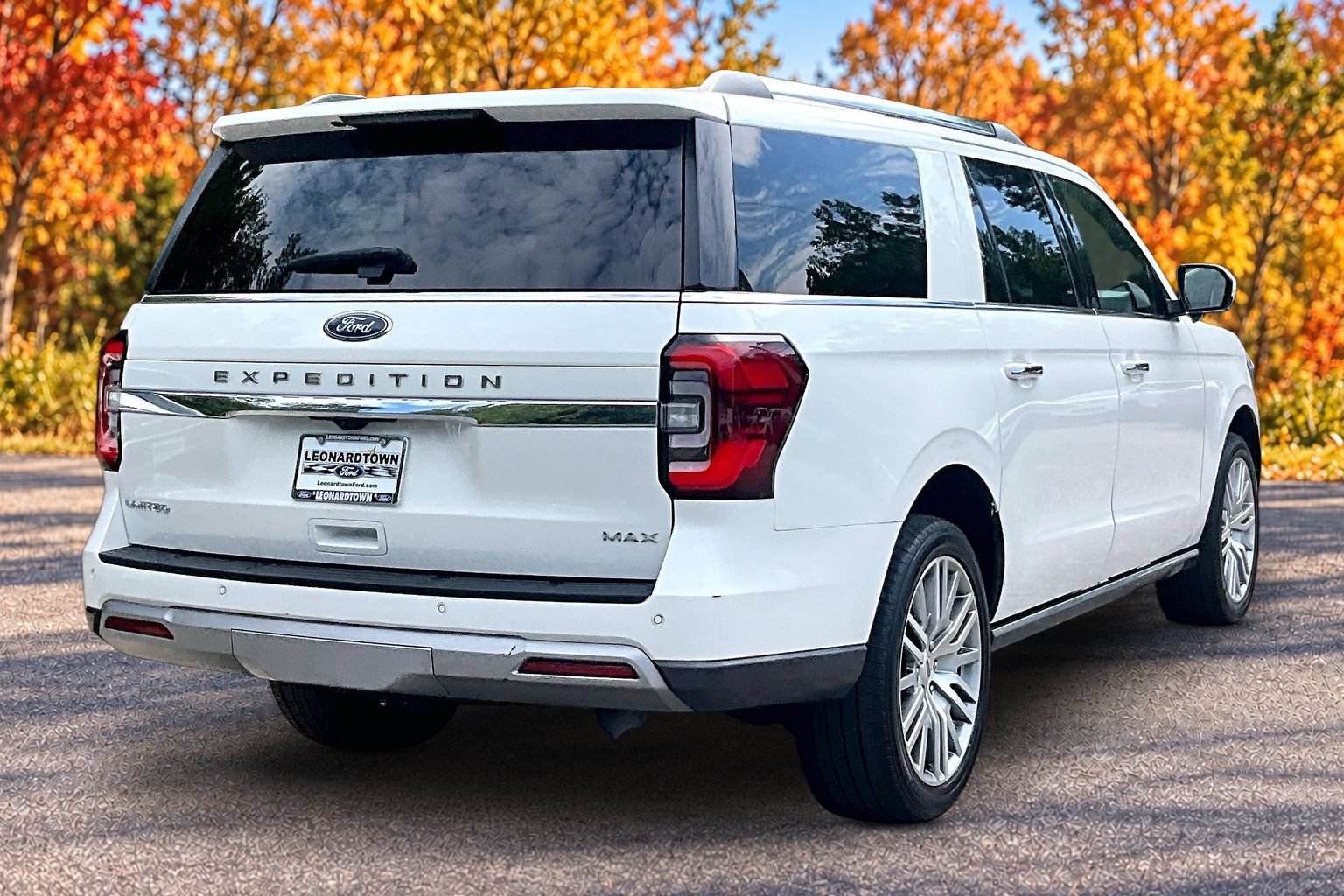 Certified 2023 Ford Expedition Max Limited AWD/4WD image 2