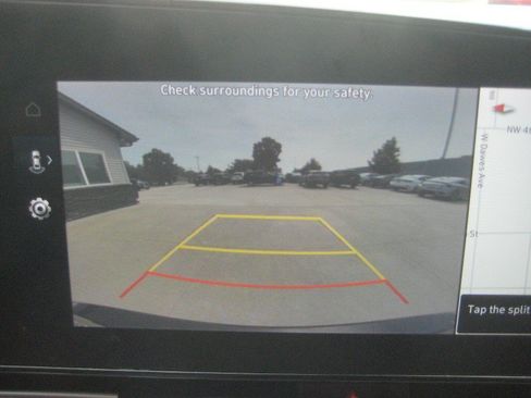 Used 2023 Hyundai Elantra SEL w/ Convenience Package FWD image 24