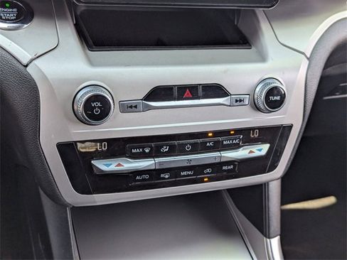 Used 2020 Ford Explorer XLT w/ Equipment Group 202A image 28