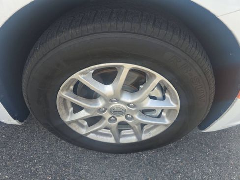 Used 2023 Chrysler Pacifica Touring-L FWD image 30